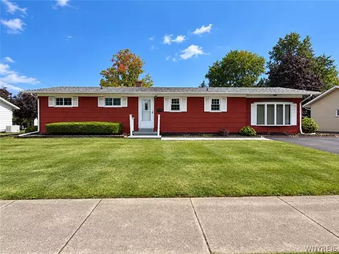 566 Northfield Dr, Porter, NY 14174
