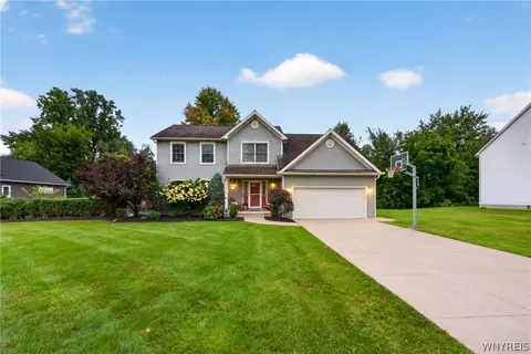 8345 Stahley Rd, East Amherst, NY 14051