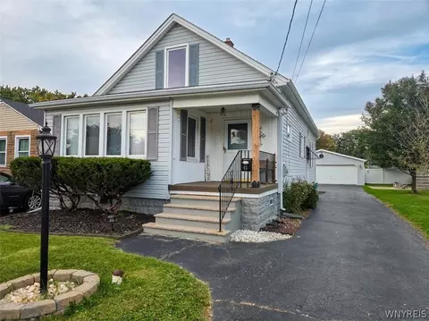 48 Lenox St, West Seneca, NY 14224