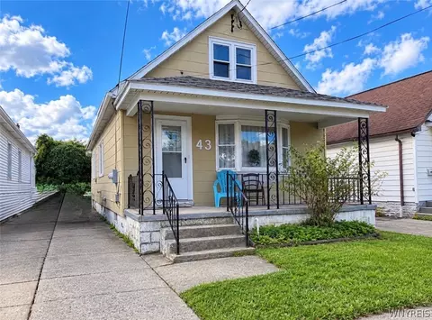 43 Lemon St, Lackawanna, NY 14218