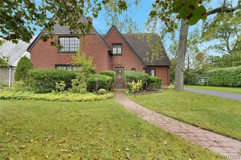 139 South Dr, Amherst, NY 14226