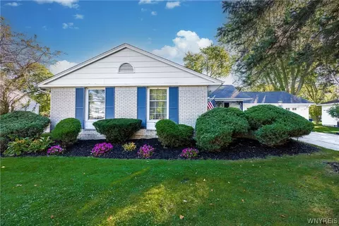 27 Exeter Rd, Amherst, NY 14221