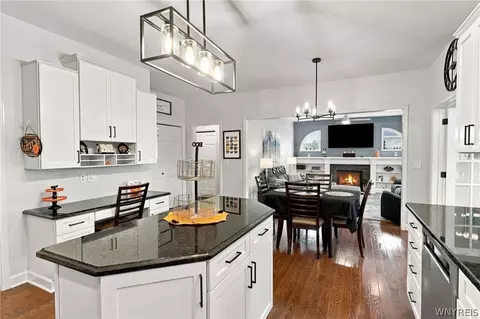 Kitchen - 7279 Ridgeview Dr W, Pendleton, NY 14120 photo 3 of 4