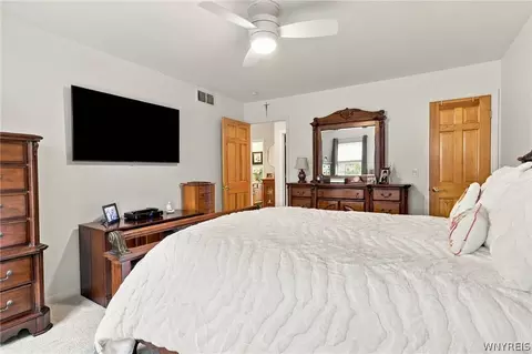 Bedroom - 7279 Ridgeview Dr W, Pendleton, NY 14120 photo 10 of 10