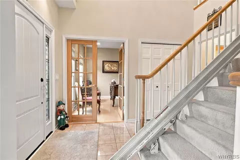 Entry Way - 7279 Ridgeview Dr W, Pendleton, NY 14120 photo 2 of 2