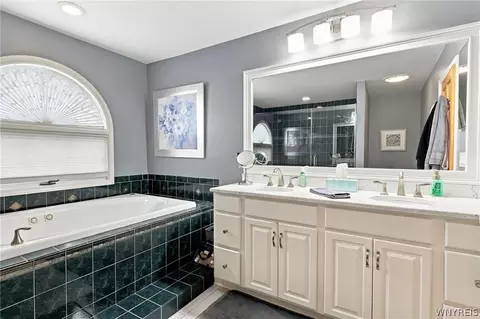 Bath - 7279 Ridgeview Dr W, Pendleton, NY 14120 photo 3 of 4