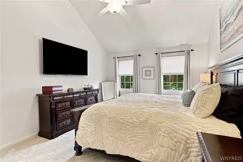 Bedroom - 7279 Ridgeview Dr W, Pendleton, NY 14120 photo 4 of 10