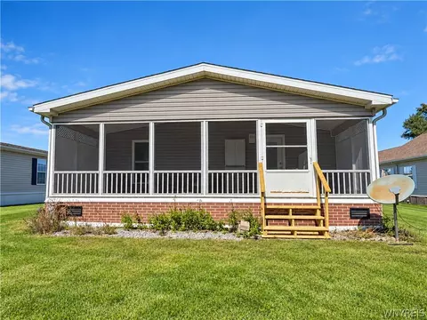 196 Golden Pond, Newstead, NY 14001