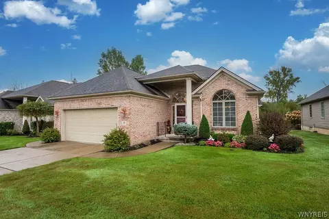 18 Primrose Ln, Buffalo, NY 14221