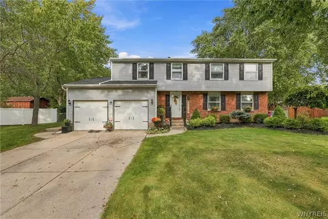 14 Coleen Ct, West Seneca, NY 14224