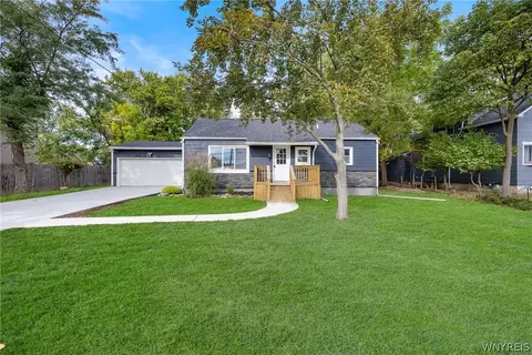 180 Summit Ave, Orchard Park, NY 14127