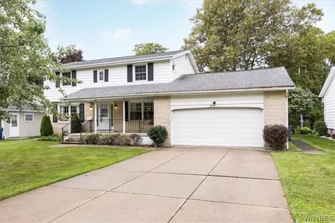 94 Ava Ln, Amherst, NY 14221