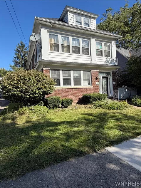 1726 Willow Ave, Niagara Falls, NY 14305