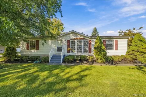 58 Rainbow Park, Ransomville, NY 14131