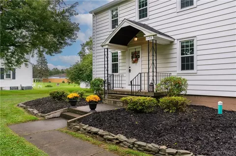 1138 Jarrett Dr, Lewiston, NY 14092