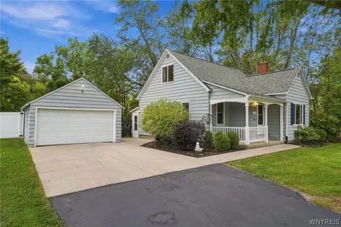 9521 Greiner Rd, Clarence, NY 14031
