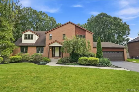 49 Fennec Ln, East Amherst, NY 14051