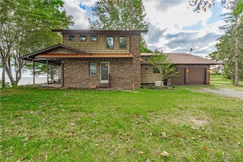 895 County Line Rd, Yates, NY 14098