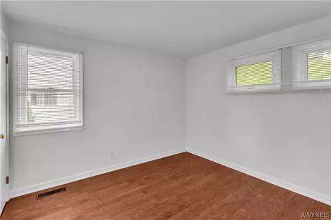 Bedroom - 39 Mapleview Dr, Amherst, NY 14226 photo 10 of 10