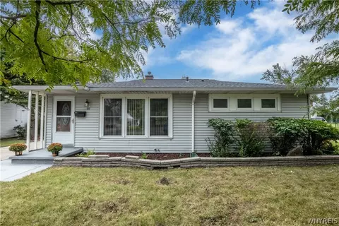 Exterior - 39 Mapleview Dr, Amherst, NY 14226 photo 4 of 14