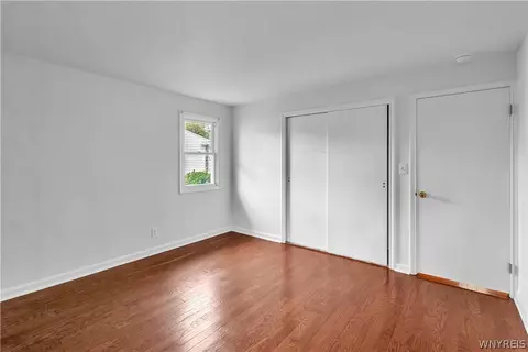 Bedroom - 39 Mapleview Dr, Amherst, NY 14226 photo 6 of 10
