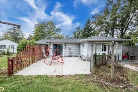 Exterior - 39 Mapleview Dr, Amherst, NY 14226 photo 14 of 14