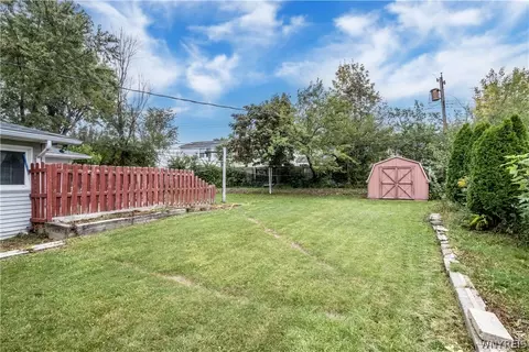 Exterior - 39 Mapleview Dr, Amherst, NY 14226 photo 9 of 14