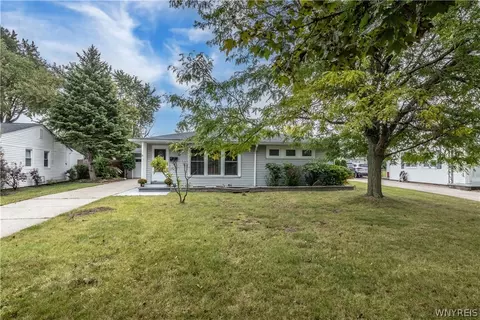 Exterior - 39 Mapleview Dr, Amherst, NY 14226 photo 2 of 14