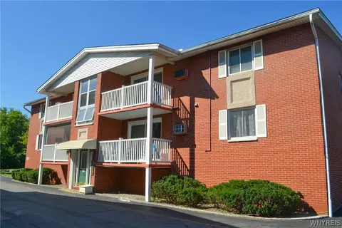 1150 Indian Church Rd #7, West Seneca, NY 14224