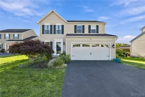 5784 Willow Creek Ln, Cambria, NY 14132