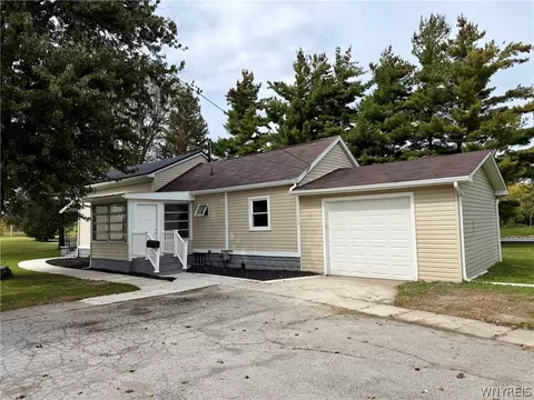 275 Central Ave, Lancaster, NY 14086
