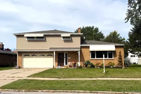 138 N Creek Dr, Cheektowaga, NY 14225