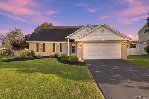 45 Brook Ln, West Seneca, NY 14224