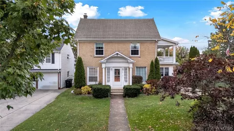 31 Lowell Rd, Buffalo, NY 14217