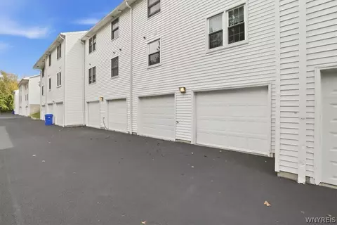 Exterior - 960 Hopkins Rd #E, Amherst, NY 14221 photo 4 of 4