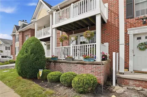 960 Hopkins Rd #E, Amherst, NY 14221