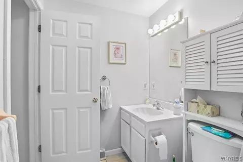 Bath - 960 Hopkins Rd #E, Amherst, NY 14221 photo 3 of 4
