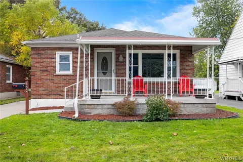 562 78th St, Niagara Falls, NY 14304