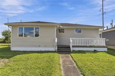 129 Satinwood Dr, Cheektowaga, NY 14225