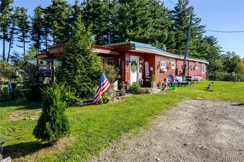 8150 Cummings Rd, Pomfret, NY 14784