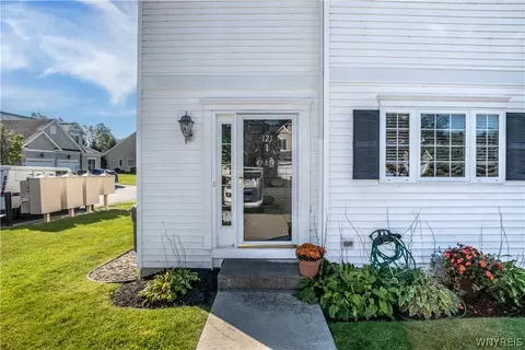 121 Slate Bottom Dr, Depew, NY 14043