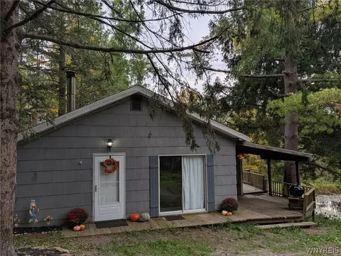 7126 Boston Cross Rd #E, Boston, NY 14025