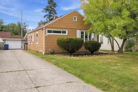 1520 Eggert Rd, Amherst, NY 14226