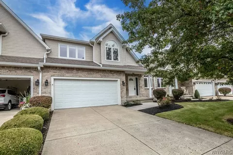 335 White Oak Ln, Grand Island, NY 14072