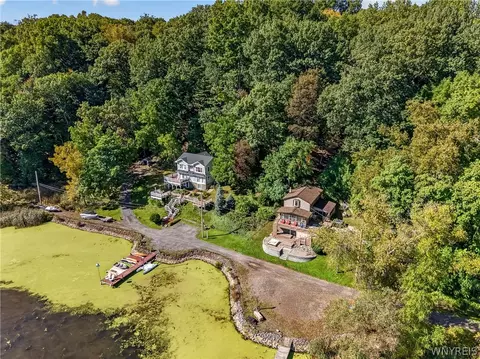 Bay Lane S, Irondequoit, NY 14609 photo 4
