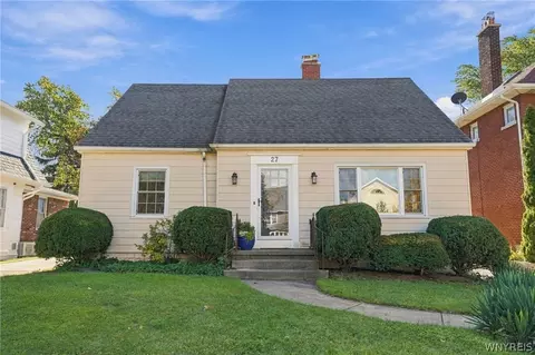 27 Pelham Dr, Buffalo, NY 14214