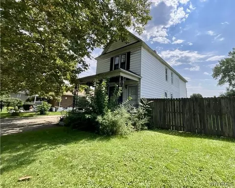 2467 Cudaback Ave, Niagara Falls, NY 14303