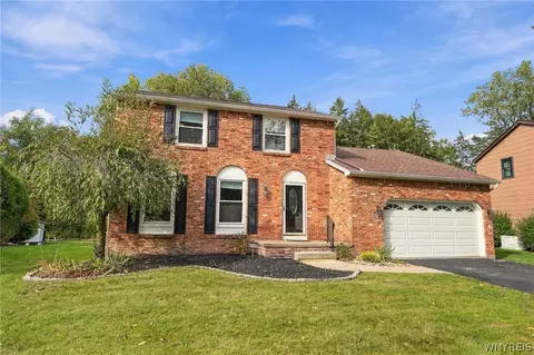 38 Shady Grove Dr, East Amherst, NY 14051