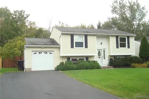 126 Rambling Rd, East Amherst, NY 14051