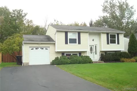 126 Rambling Rd, East Amherst, NY 14051